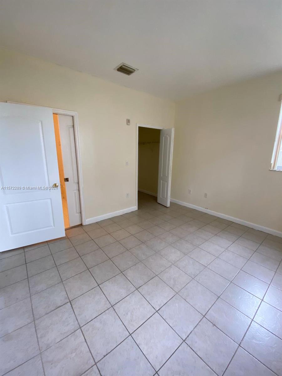 1663 SE 27th Dr # 100