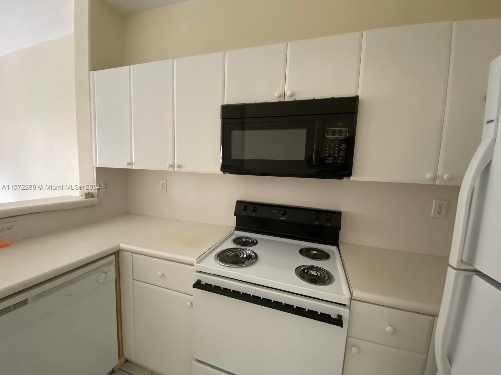 1663 SE 27th Dr # 100