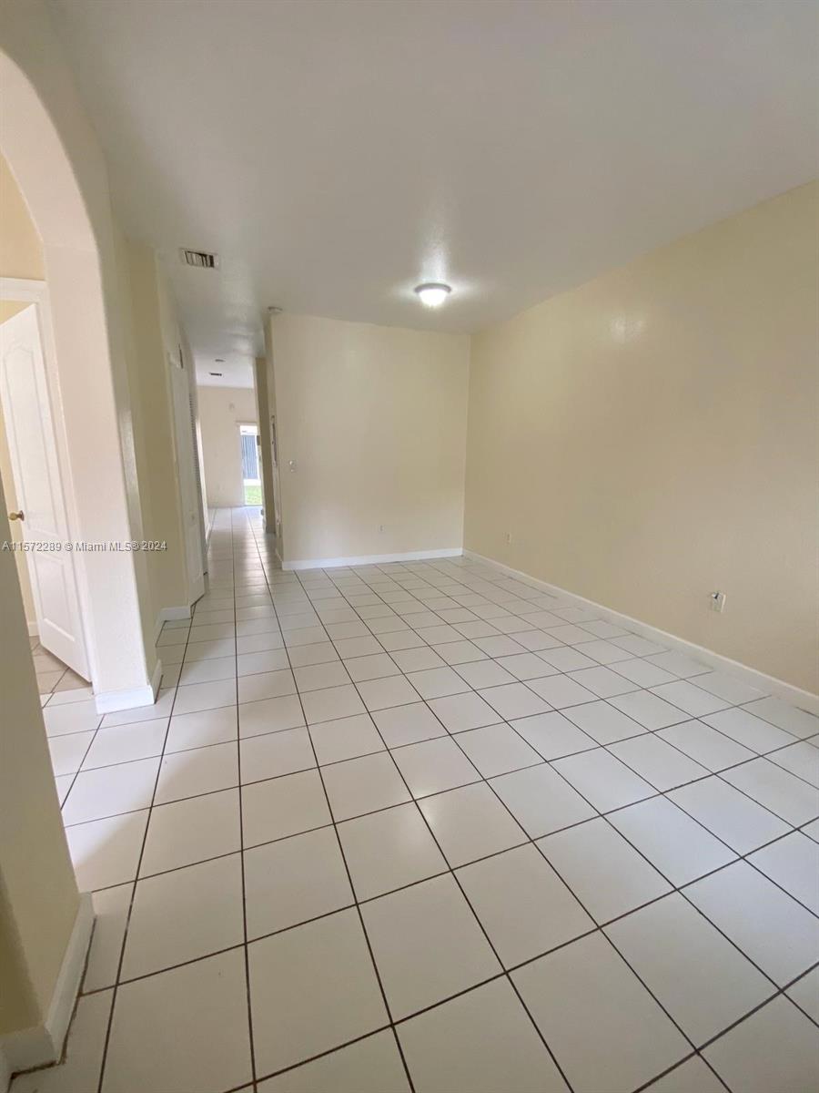 1663 SE 27th Dr # 100