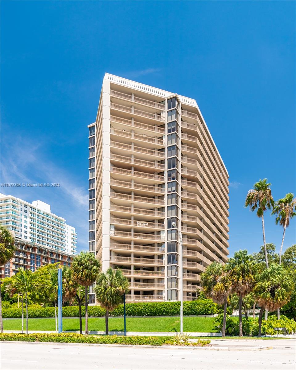 2901 S Bayshore Dr # 12E