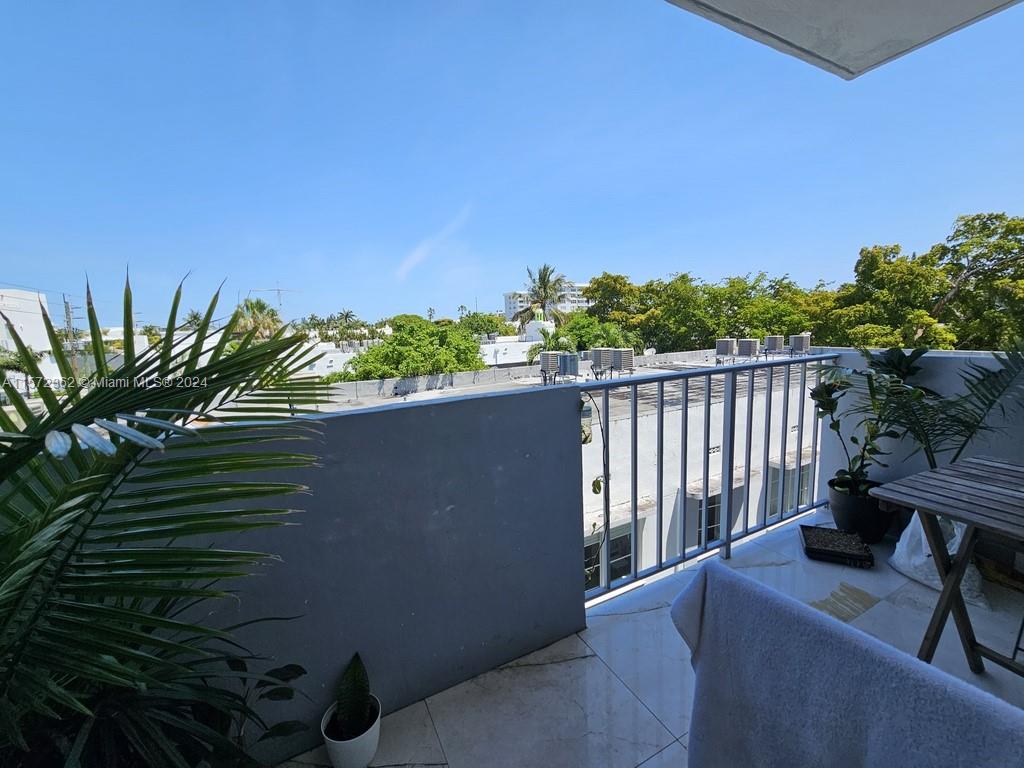 910 Jefferson Ave # 4B