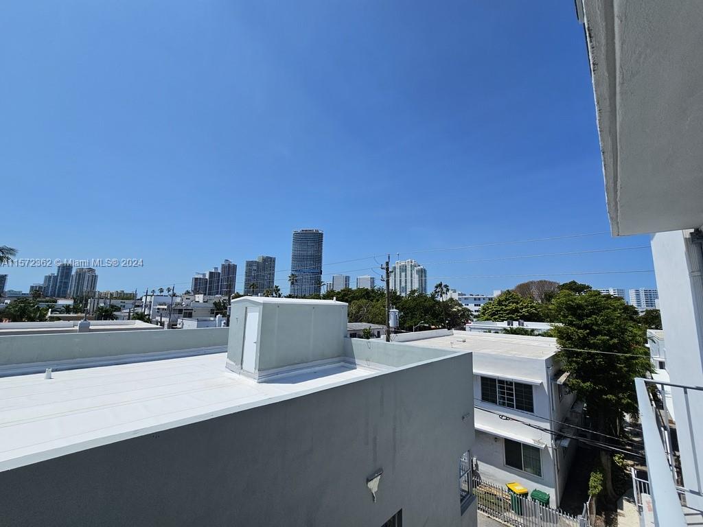 910 Jefferson Ave # 4B