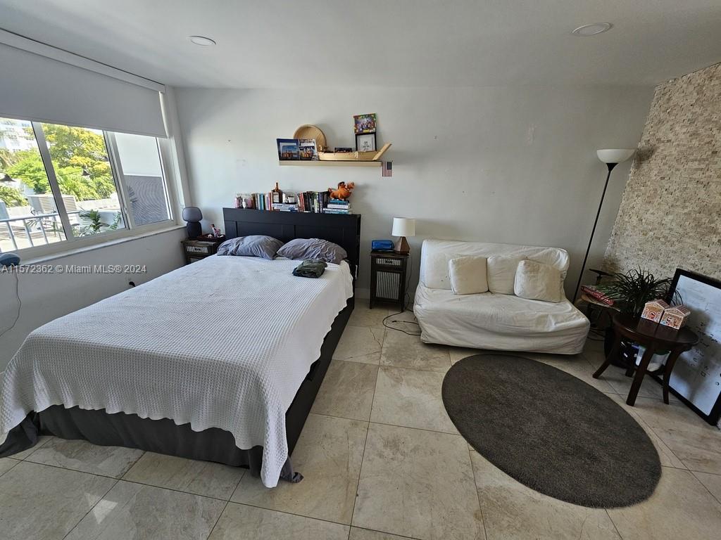 910 Jefferson Ave # 4B