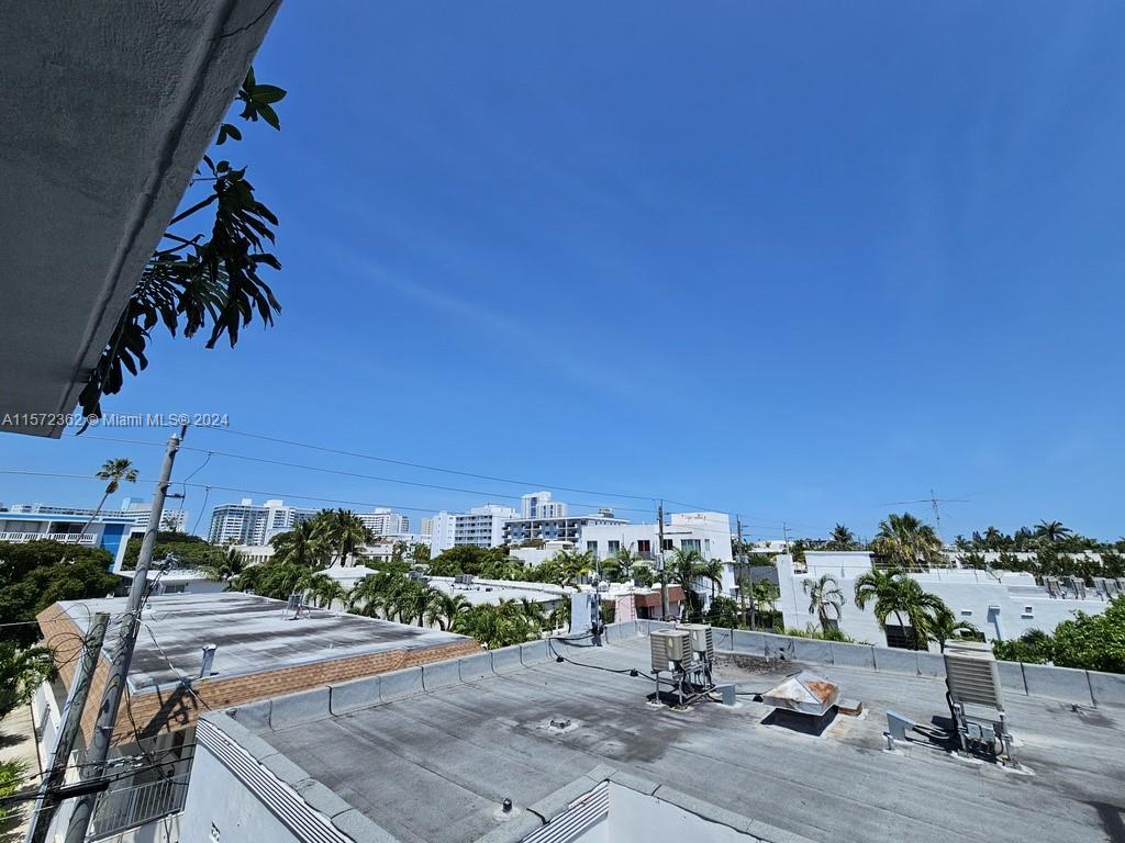 910 Jefferson Ave # 4B