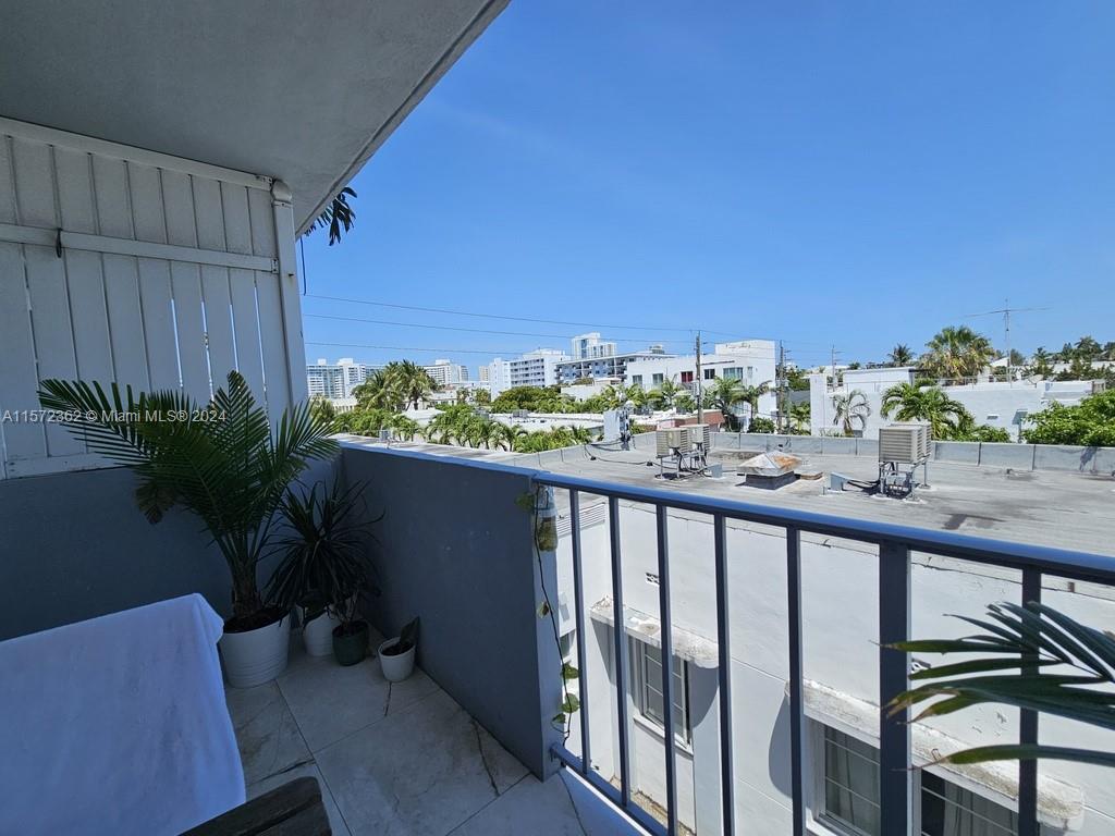 910 Jefferson Ave # 4B