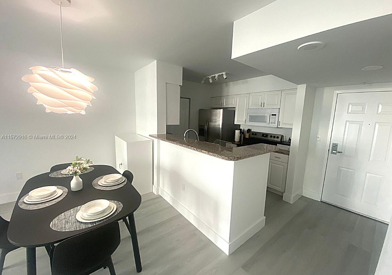 1155 Brickell Bay Dr # 906