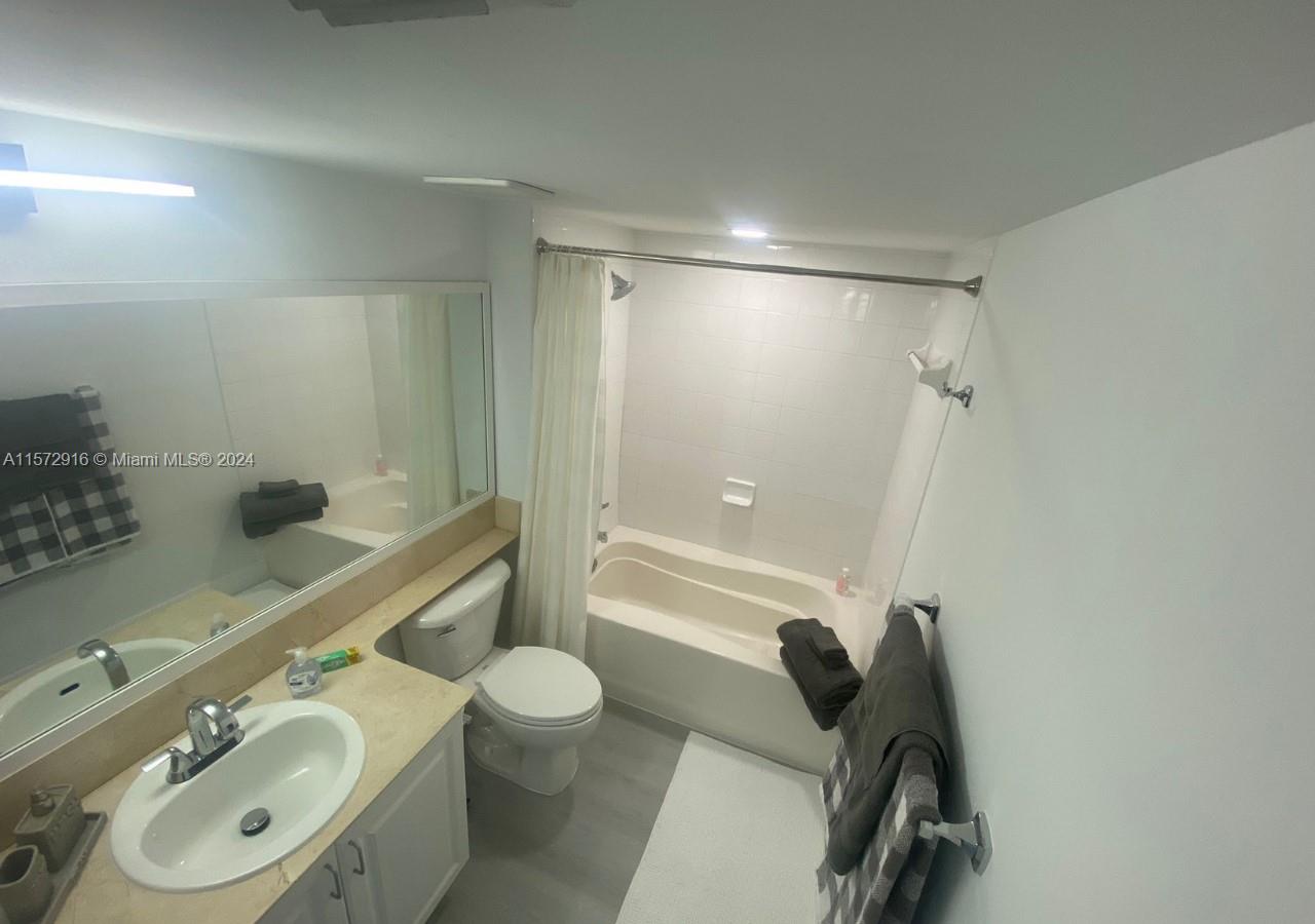 1155 Brickell Bay Dr # 906