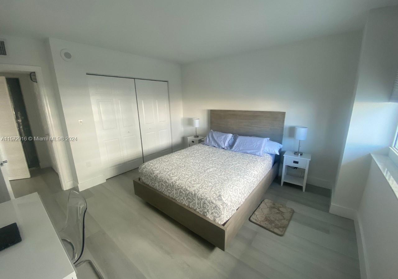 1155 Brickell Bay Dr # 906
