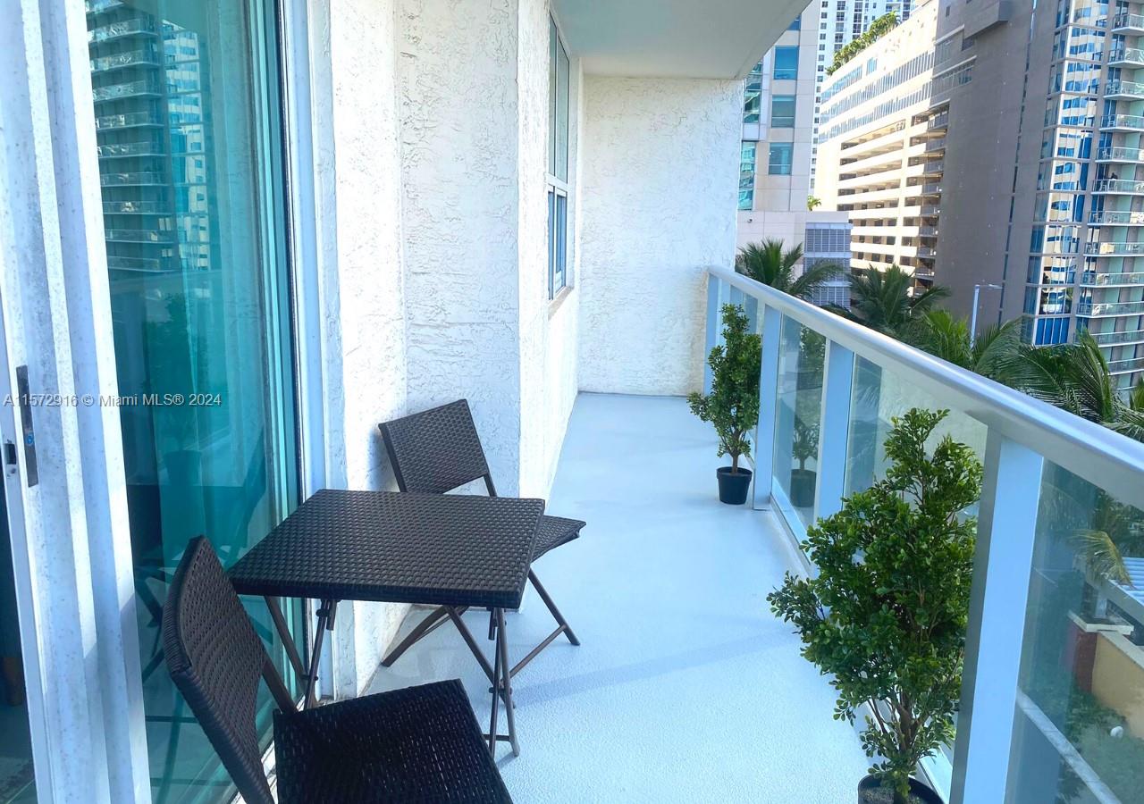 1155 Brickell Bay Dr # 906