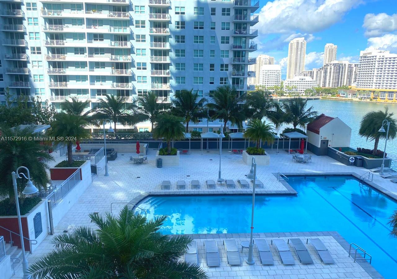 1155 Brickell Bay Dr # 906