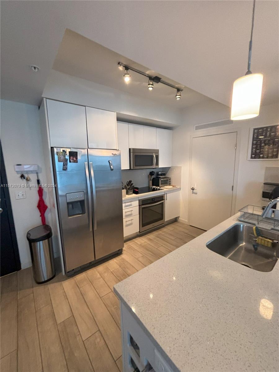 999 SW 1st Ave # 2515