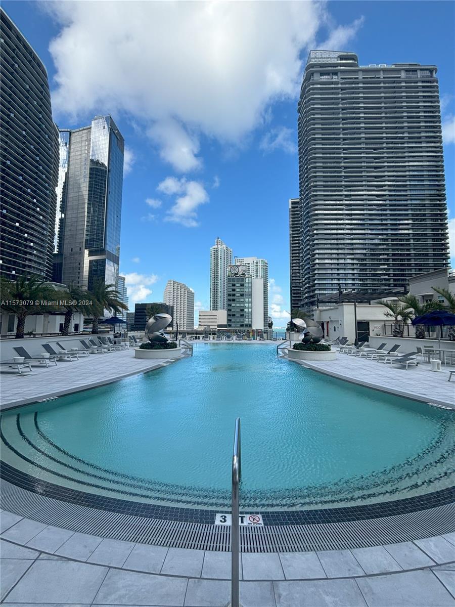 999 SW 1st Ave # 2515