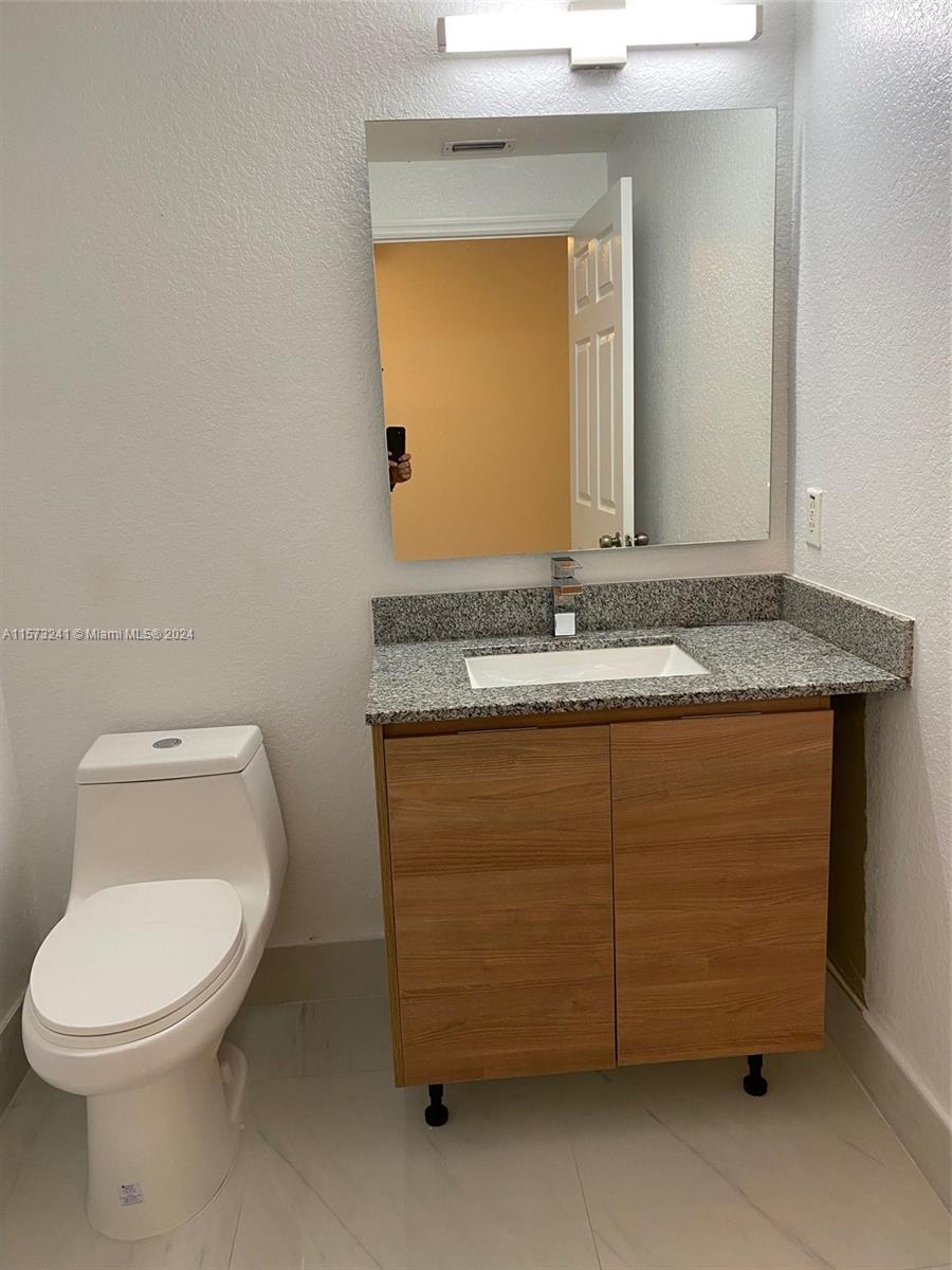 3930 SW 52nd Ave # D4