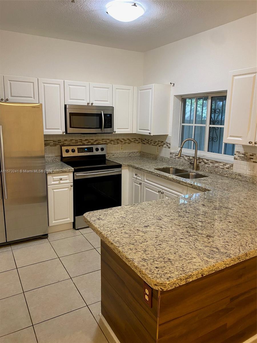 3930 SW 52nd Ave # D4