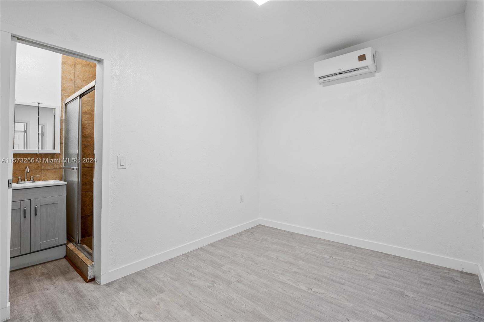 23 Miami Gardens Rd