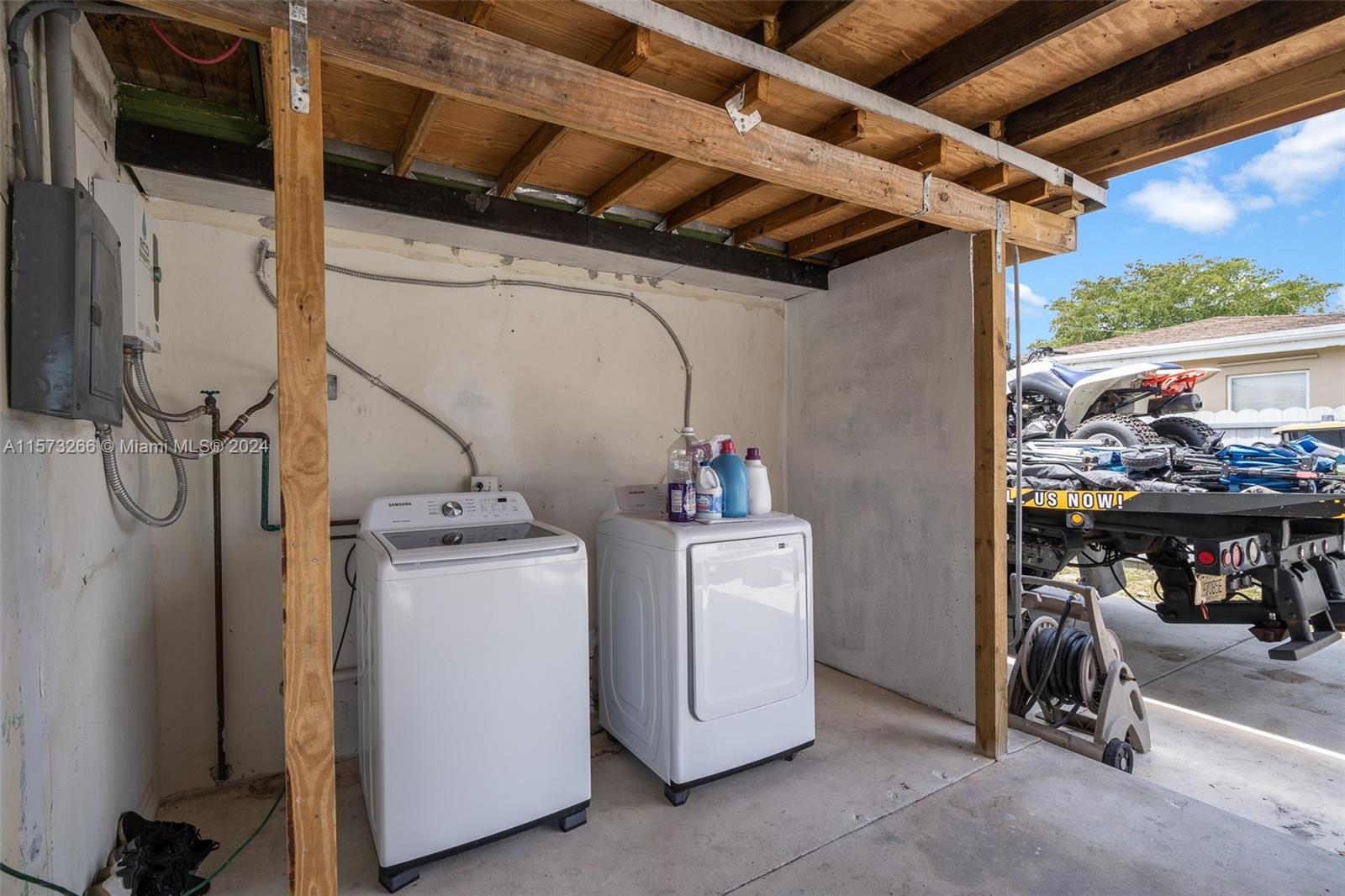 23 Miami Gardens Rd