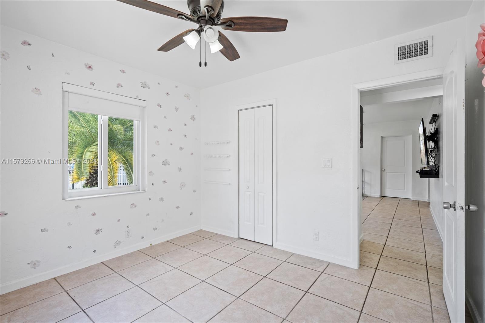 23 Miami Gardens Rd