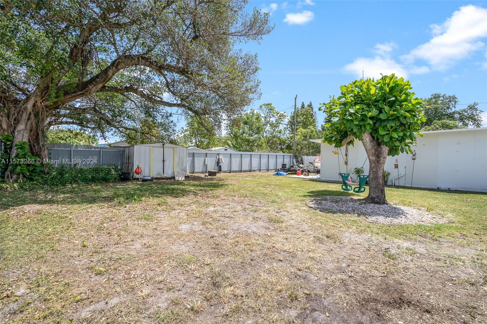 23 Miami Gardens Rd