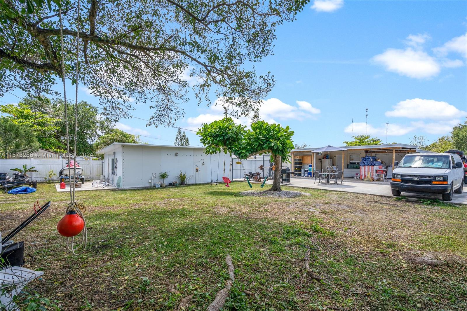 23 Miami Gardens Rd