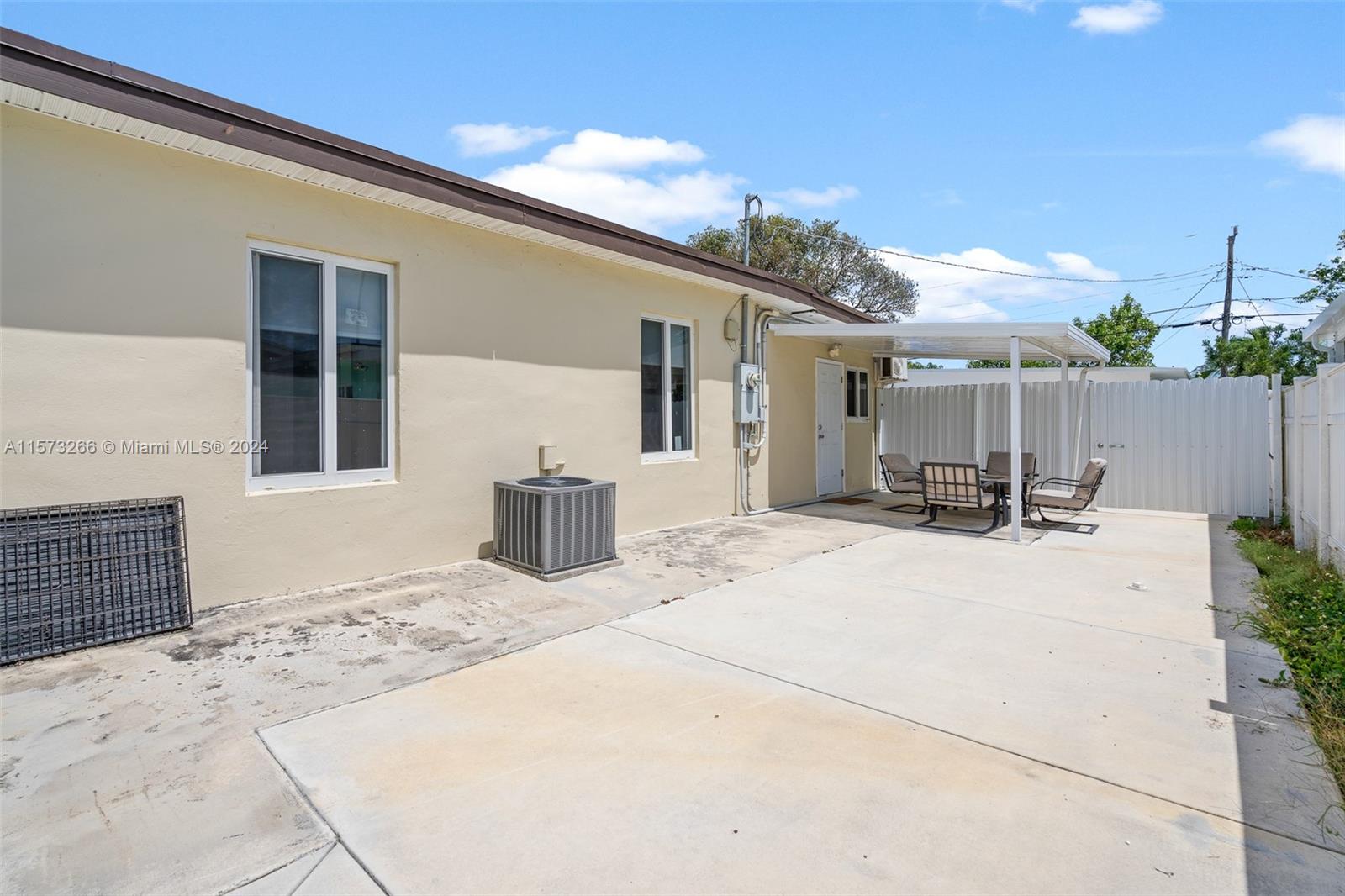 23 Miami Gardens Rd