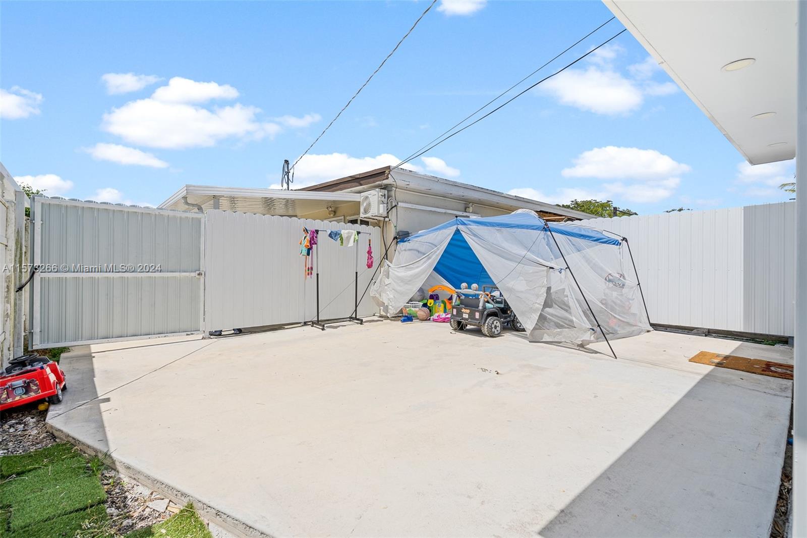 23 Miami Gardens Rd