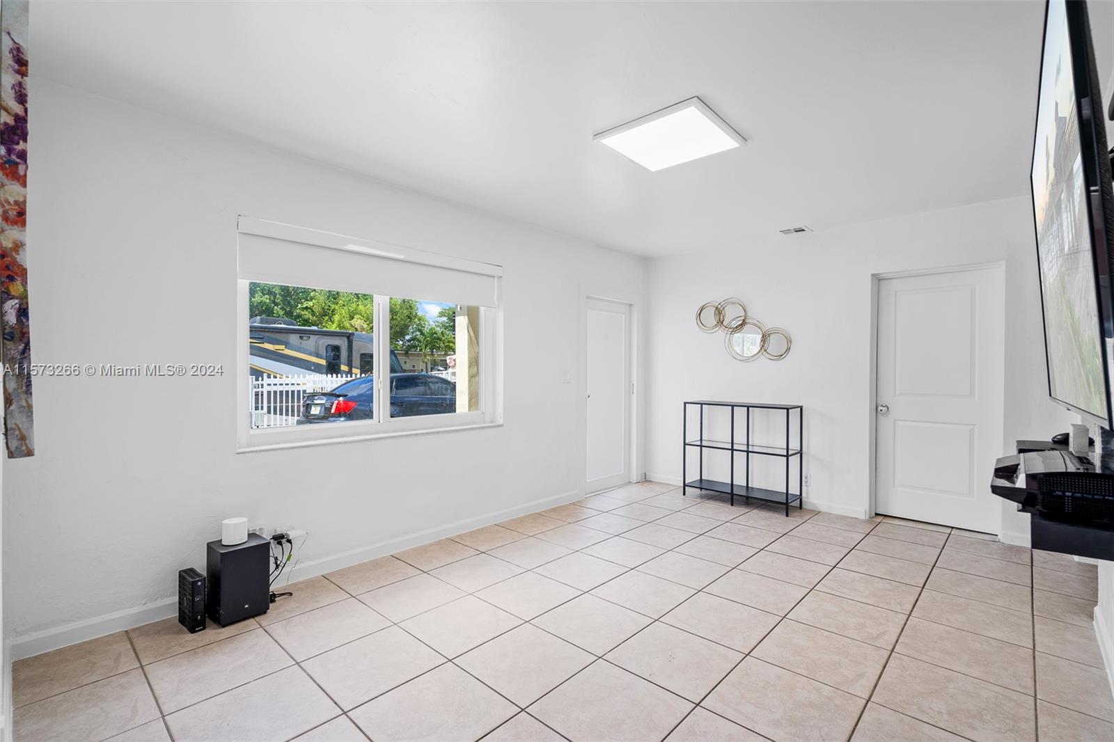 23 Miami Gardens Rd