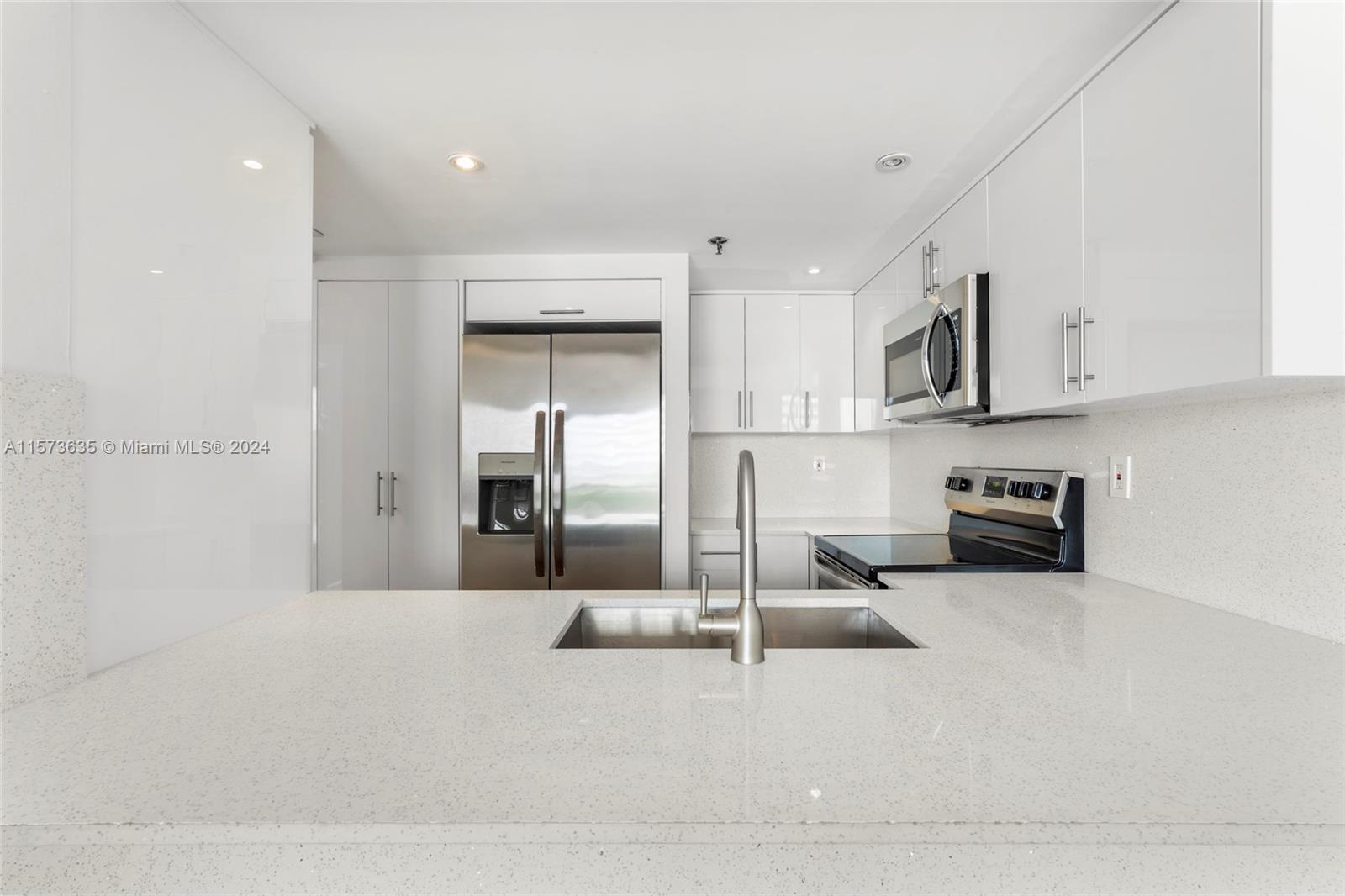 540 Brickell Key Dr # 702