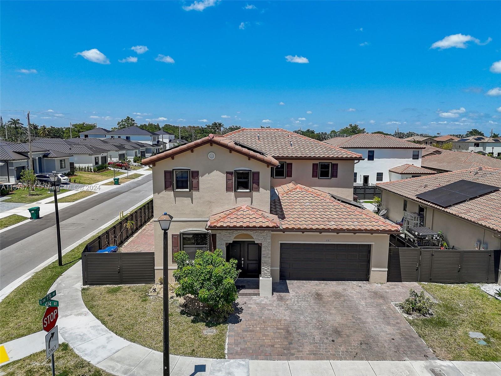 11887 SW 234th St