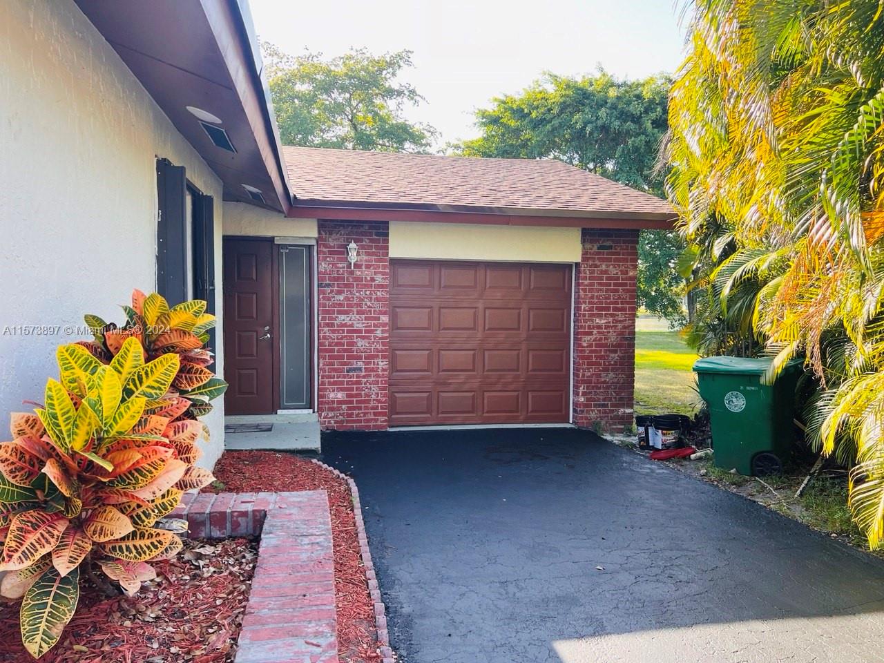 2219 Nova Village Dr