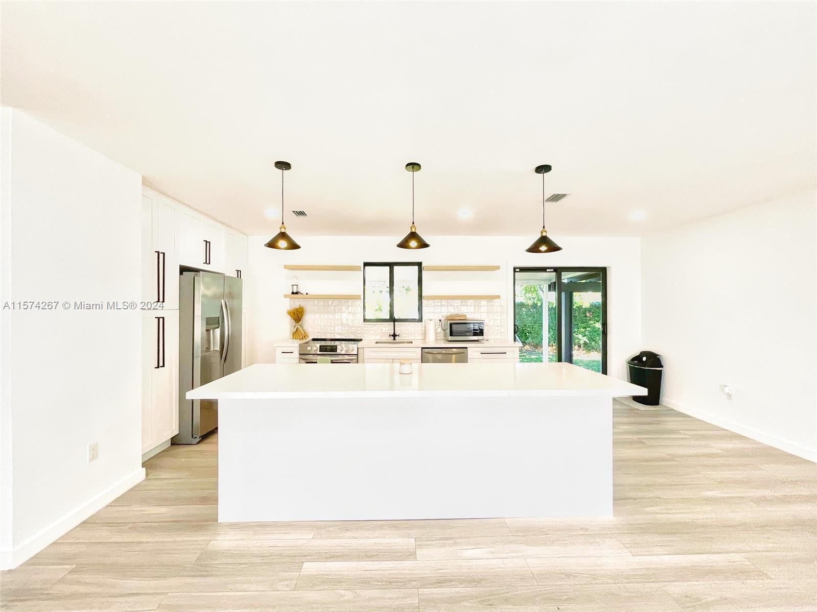 7040 SW 17th Ter