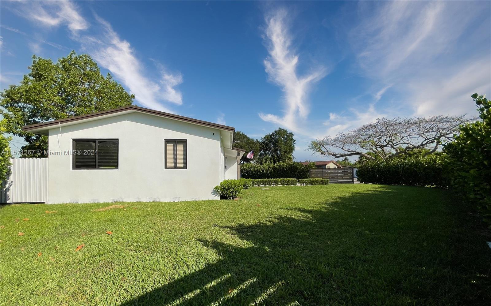 7040 SW 17th Ter
