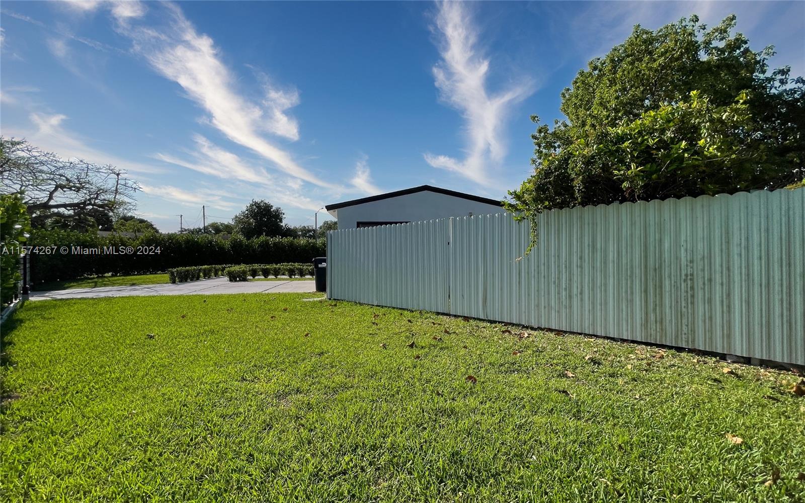 7040 SW 17th Ter