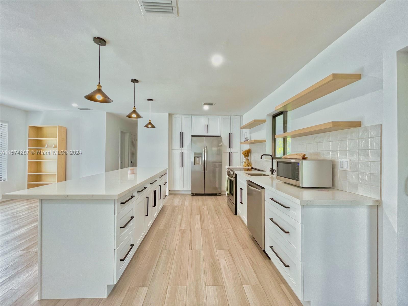 7040 SW 17th Ter