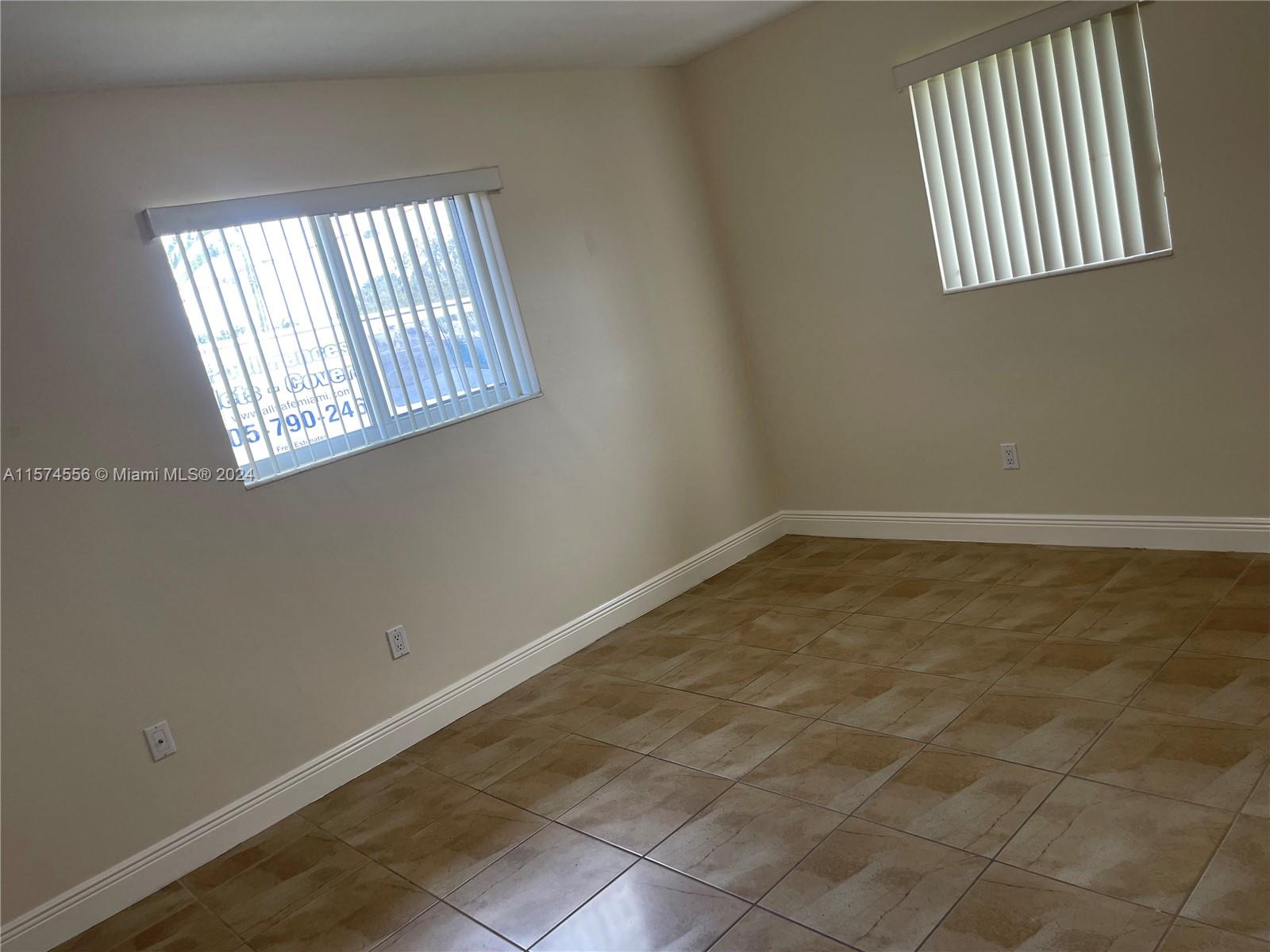 15445 SW 99th Ave