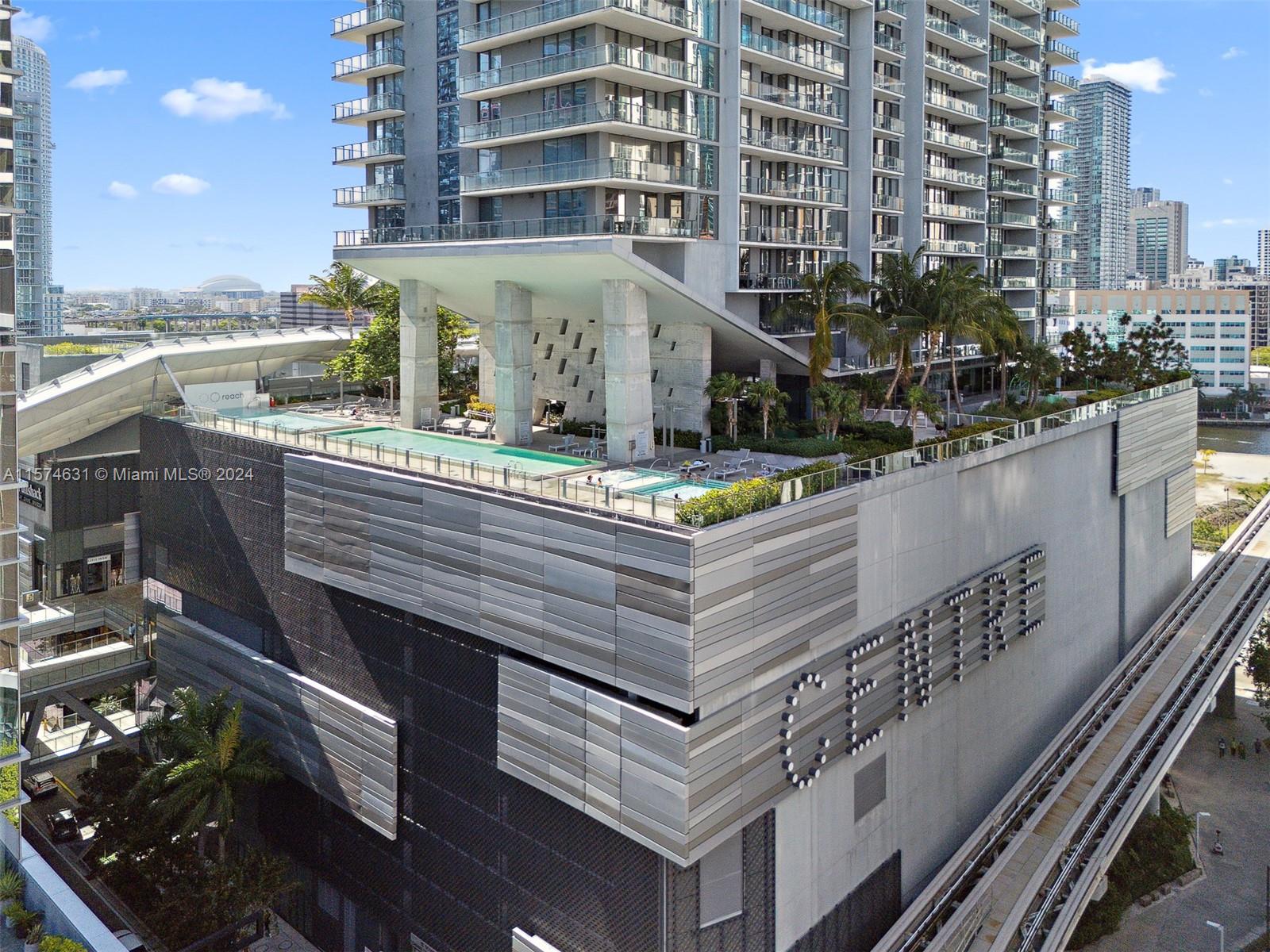 68 SE 6th St # 1711