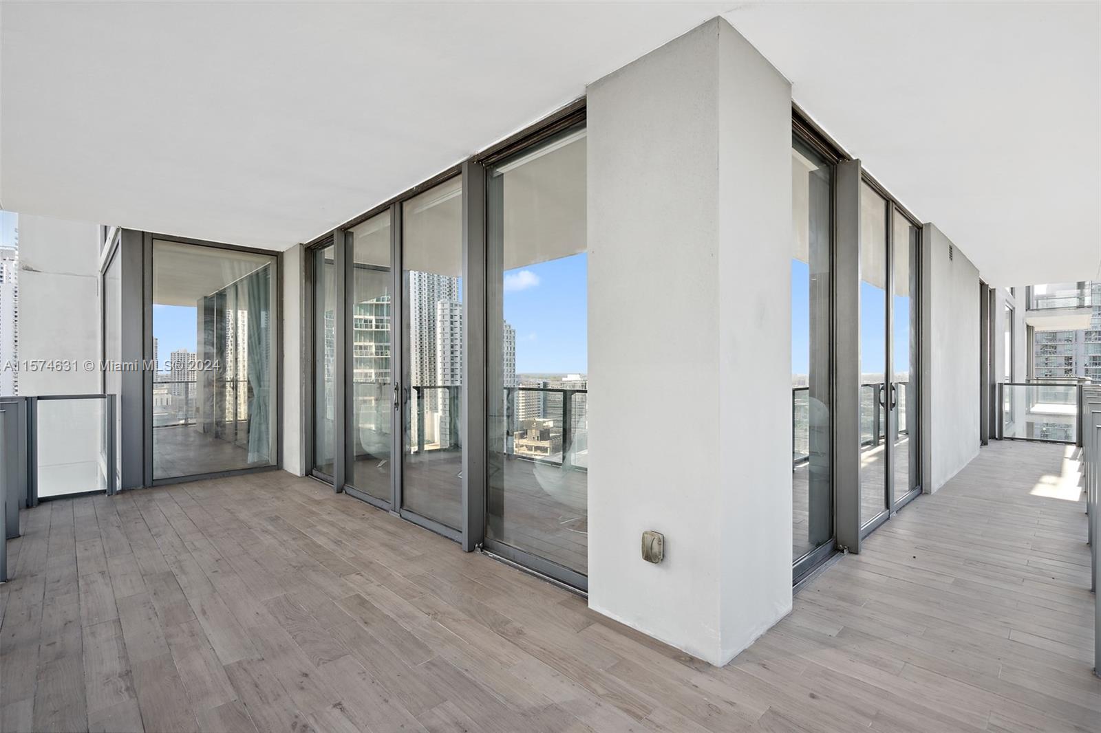 68 SE 6th St # 1711