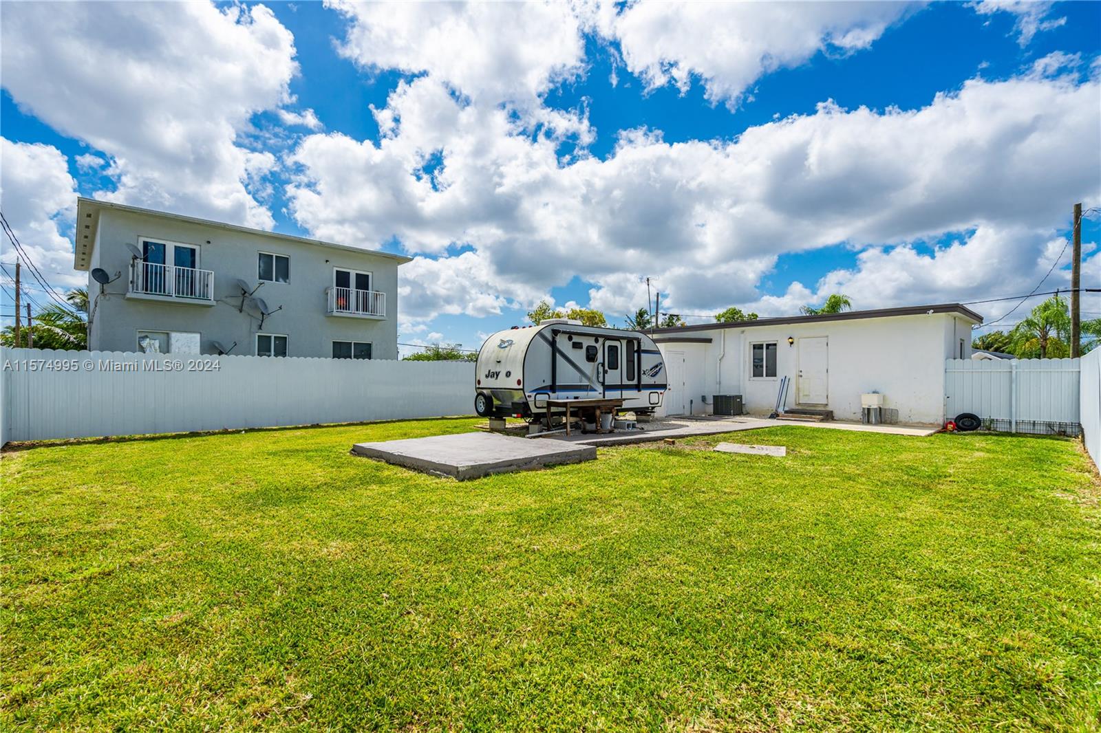 522 NW 15th St