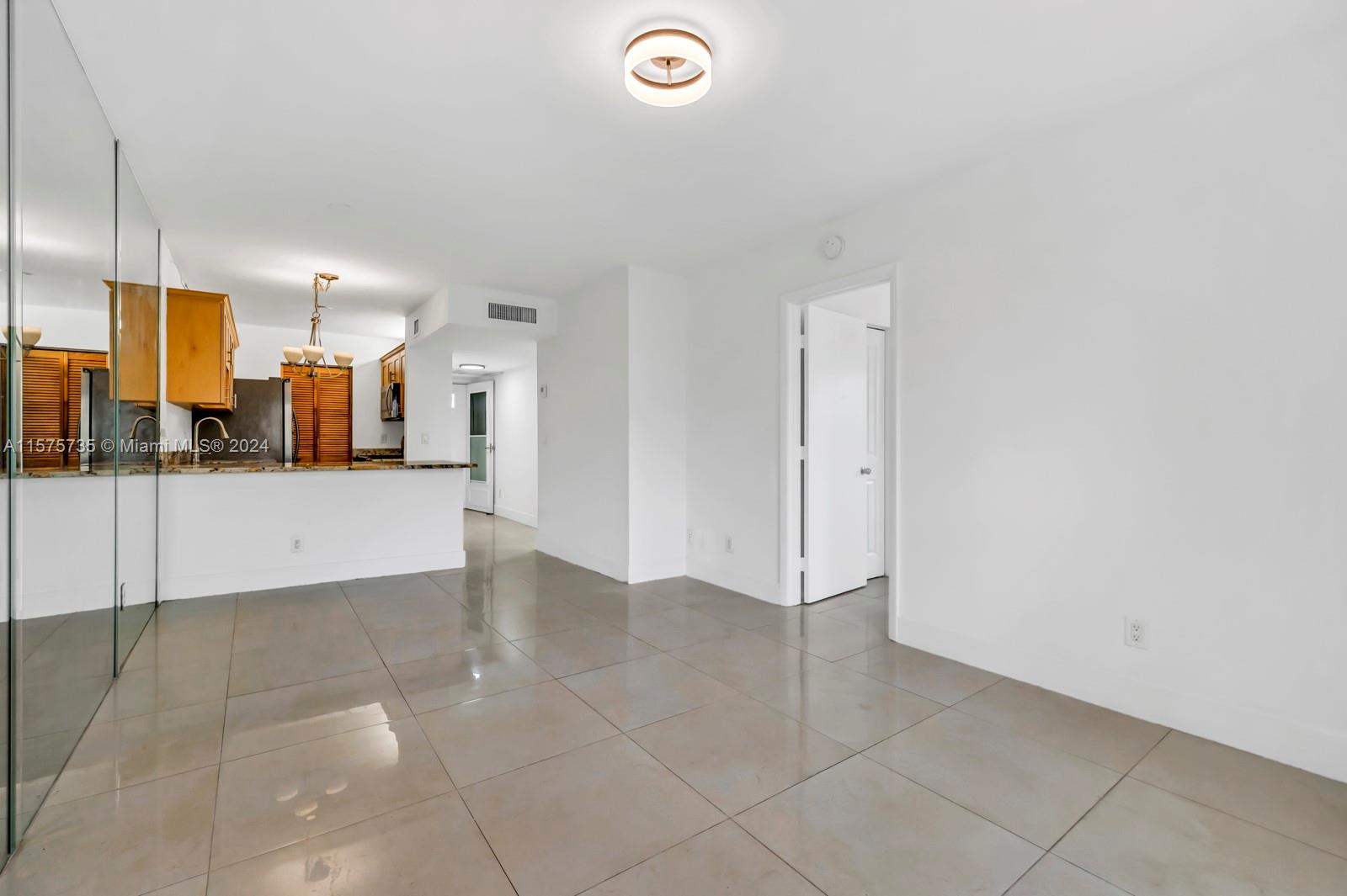 2907 NE 8th Ter # 201