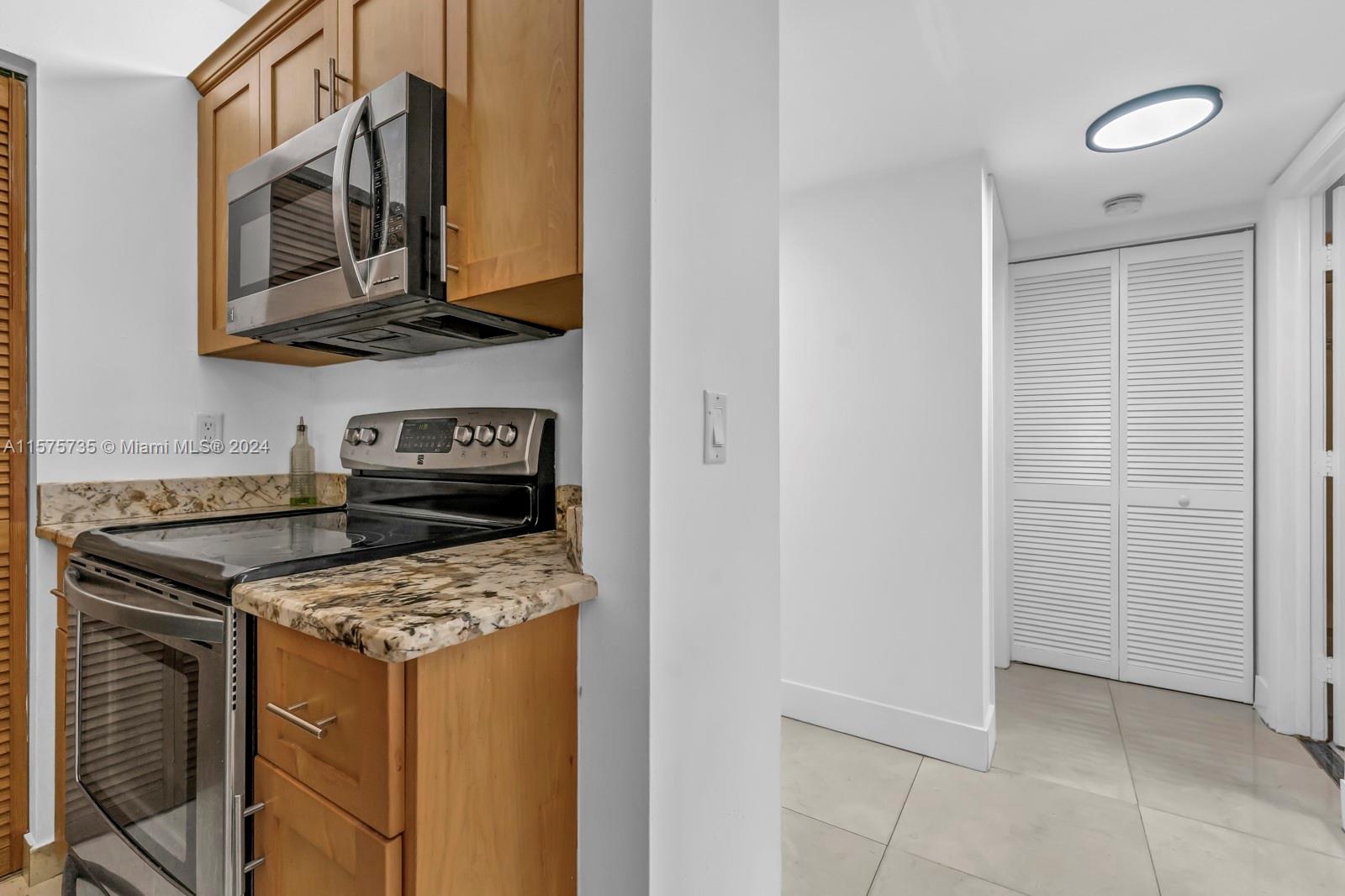 2907 NE 8th Ter # 201