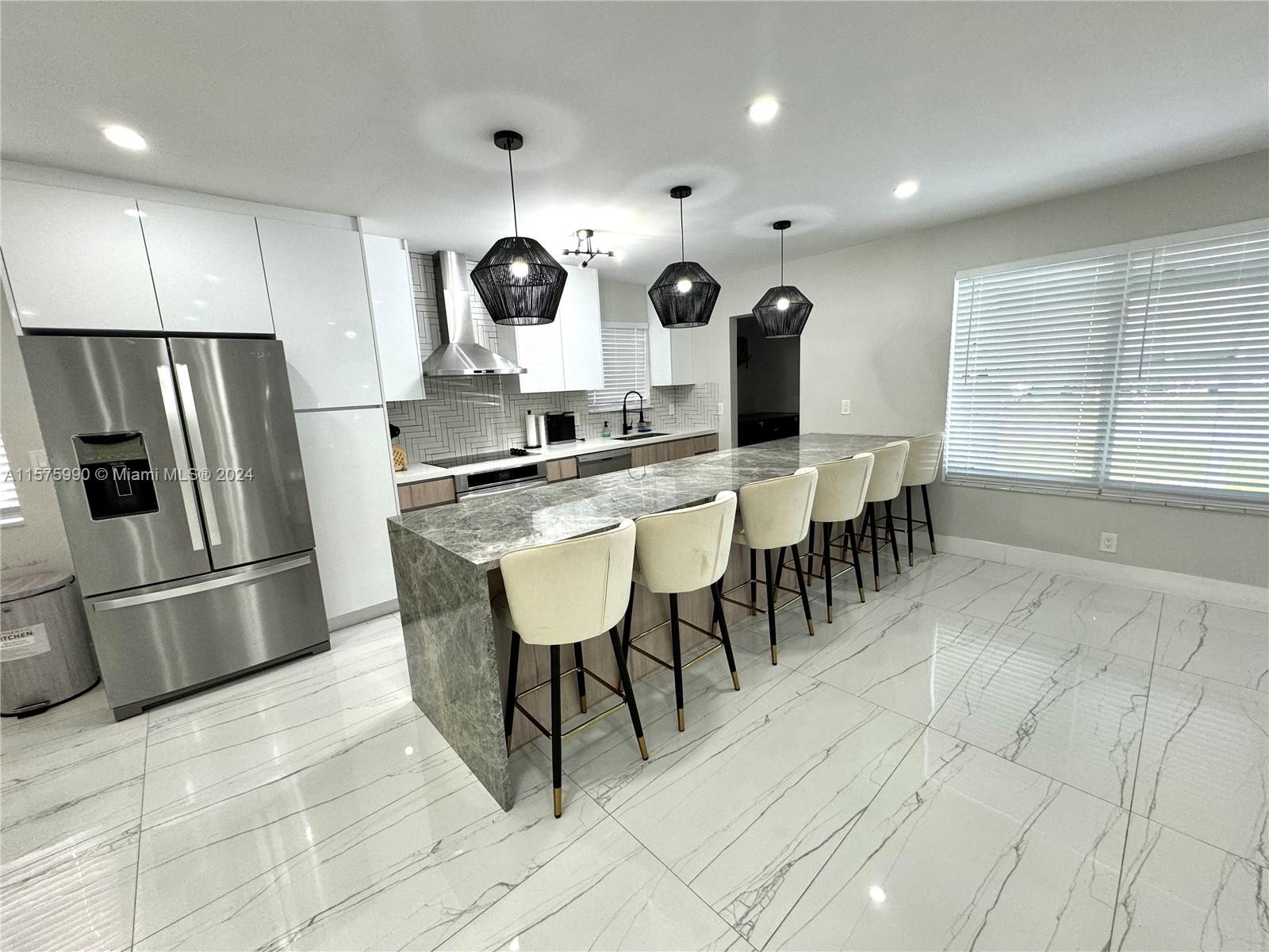 313 SW 7th Ct