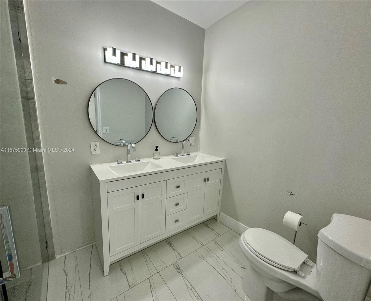 313 SW 7th Ct