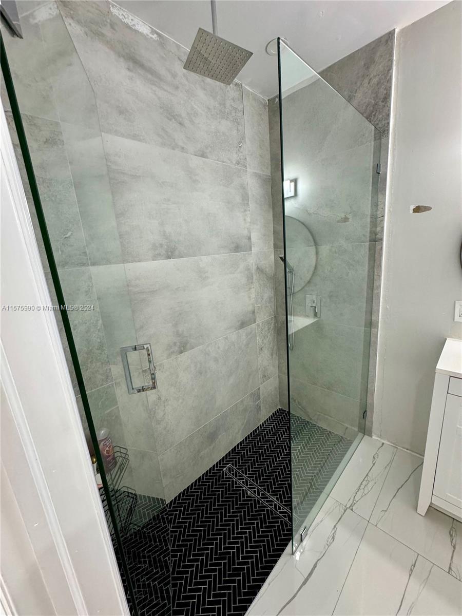 313 SW 7th Ct