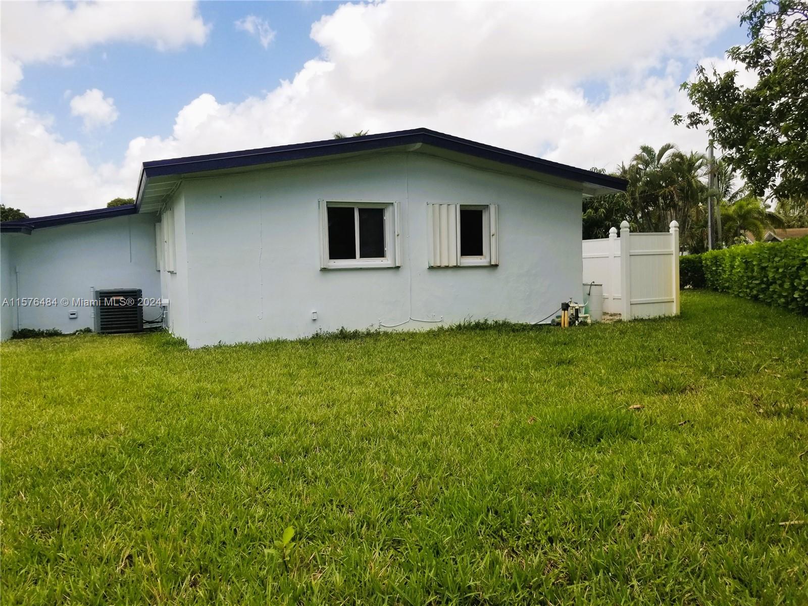 1260 SW 28th Rd