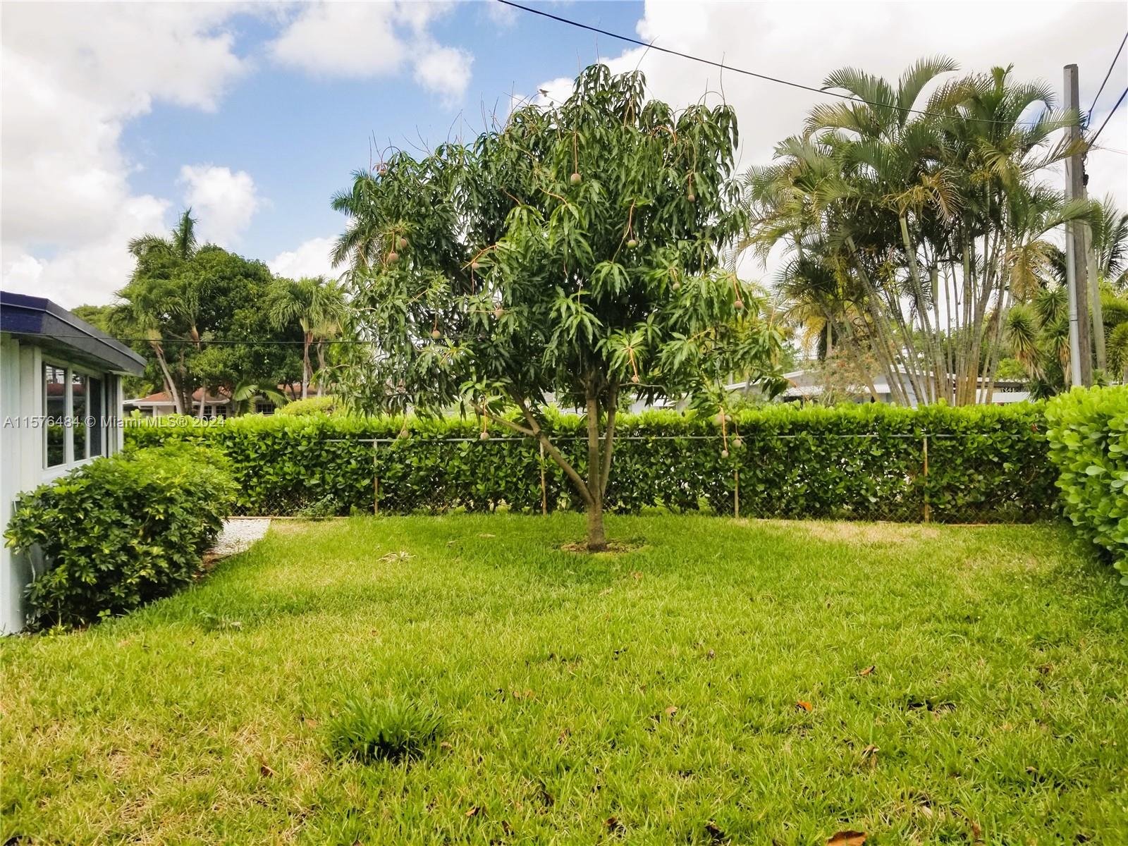 1260 SW 28th Rd