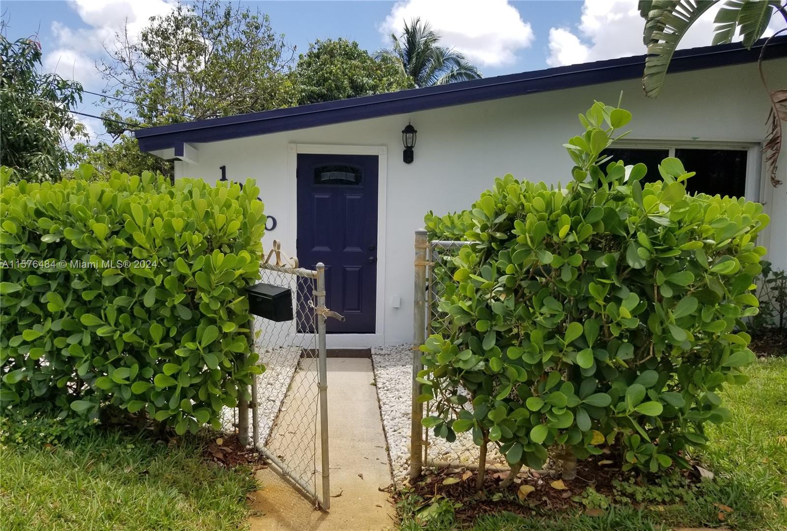 1260 SW 28th Rd