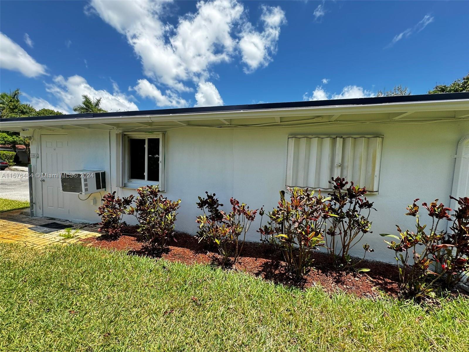 1260 SW 28th Rd
