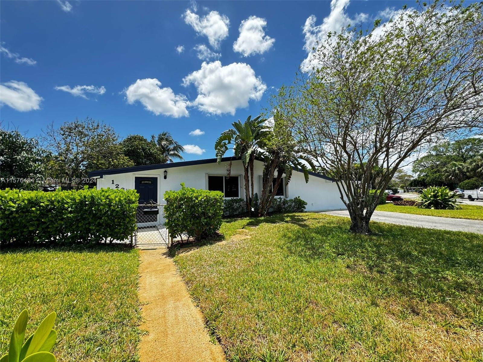 1260 SW 28th Rd