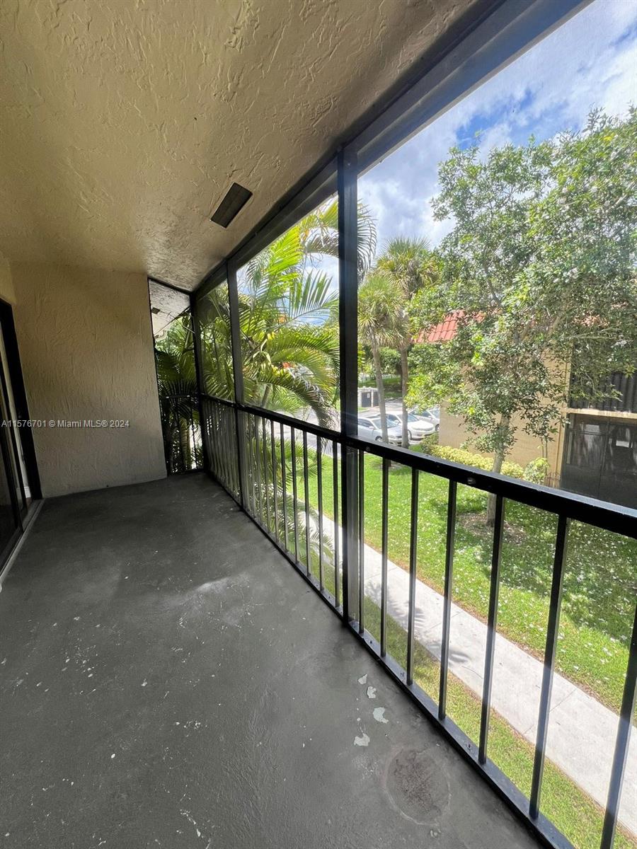 9800 Hammocks Blvd # 12 Unit: 203-12
