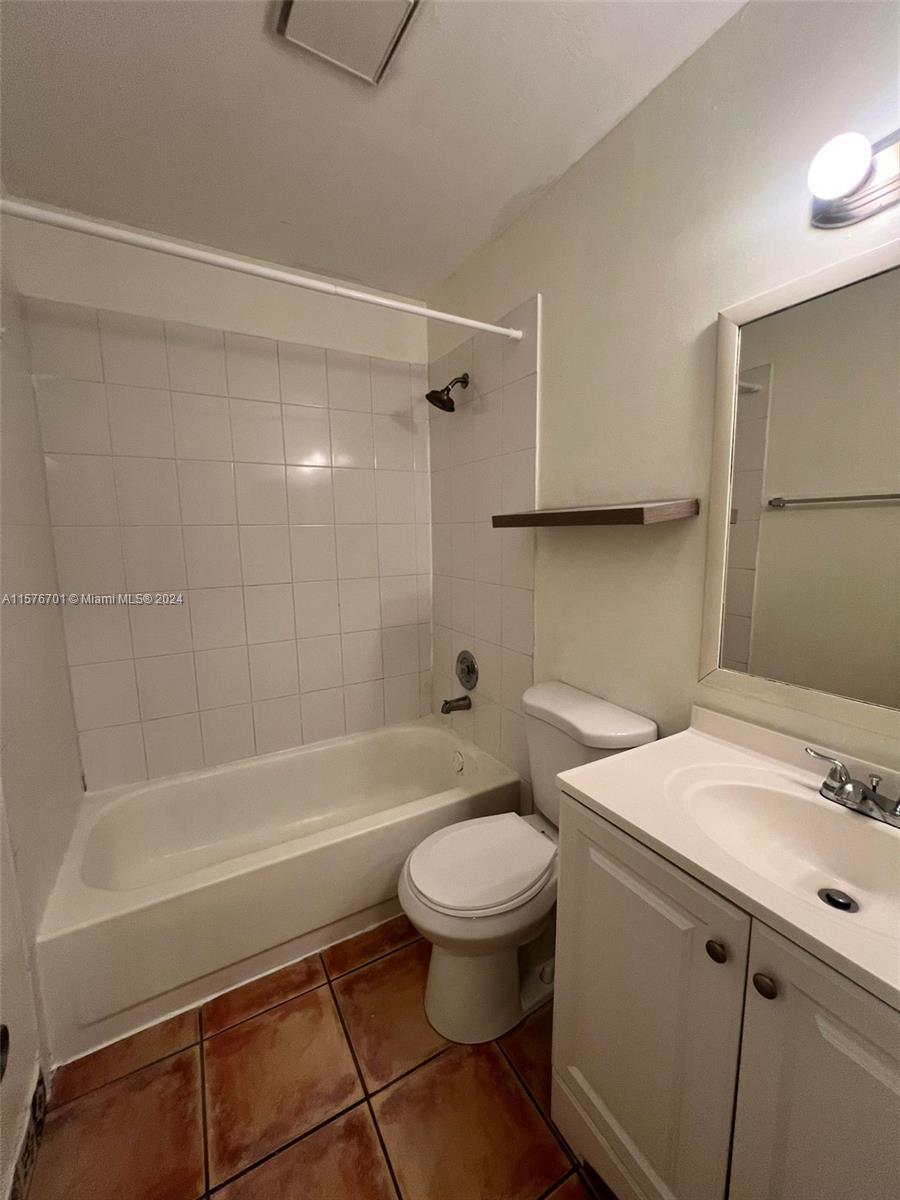 9800 Hammocks Blvd # 12 Unit: 203-12