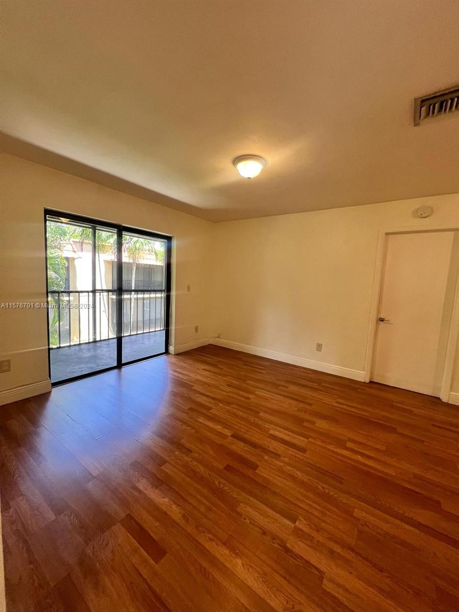 9800 Hammocks Blvd # 12 Unit: 203-12